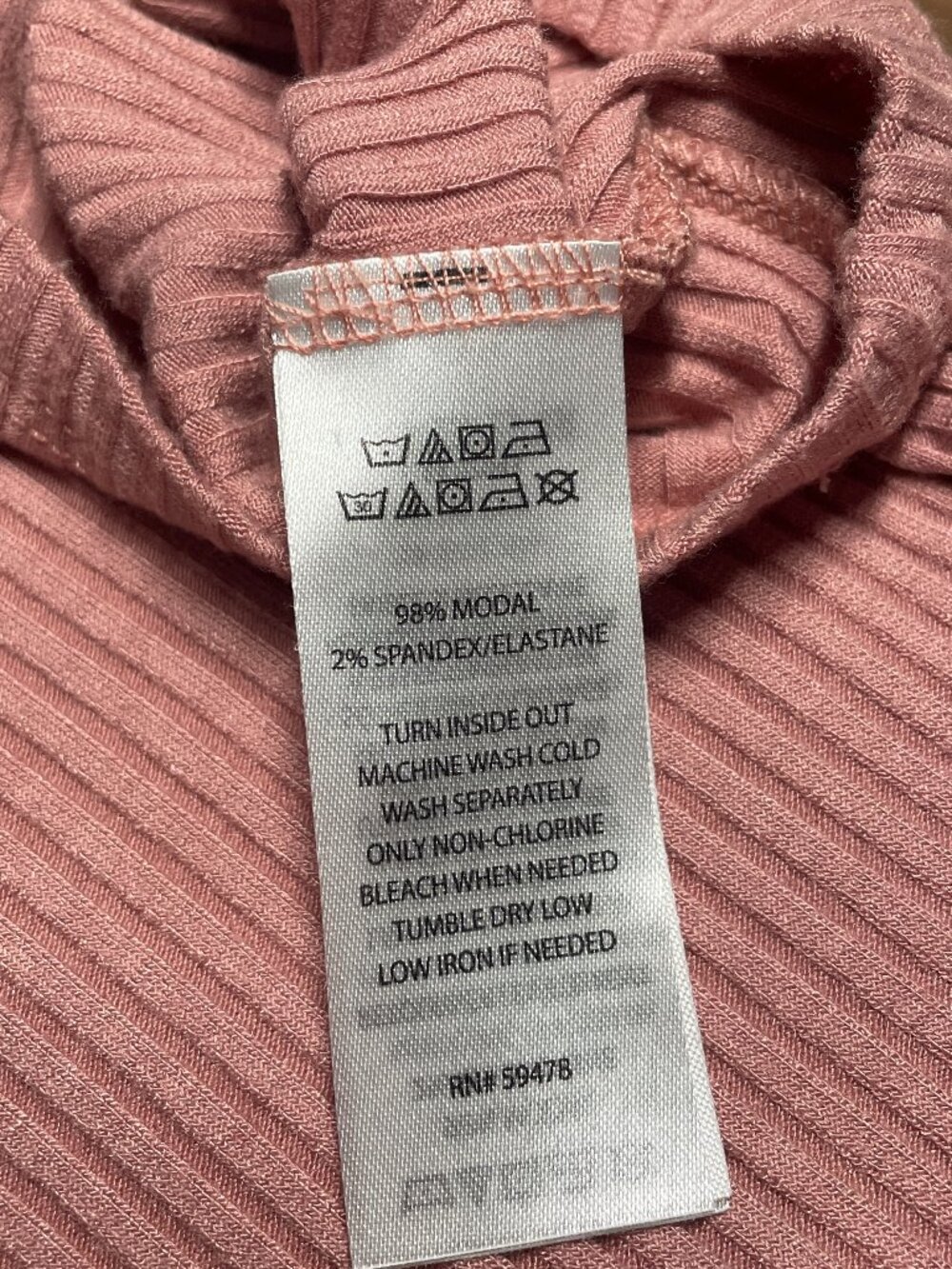 Rachel Zoe Mock Neck Ribbed Sleeveless Top – Dusty Pink/Mauve.  Medium. - Picture 5 of 8
